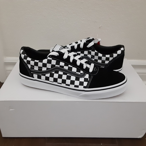 Vans - Picture 3 of 3